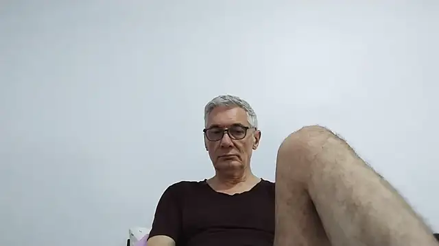 Snapshot of BIGUNCUTHARDCOCK chatting on June 17, 1:27 am BIGUNCUTHARDCOCK online show from June 17, 1:27 am