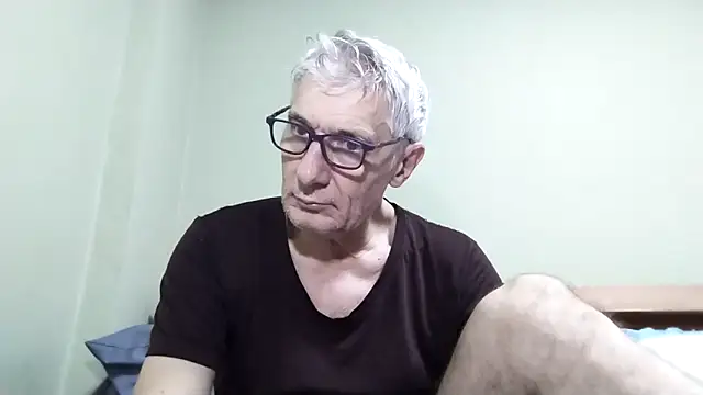 Snapshot of BIGUNCUTHARDCOCK chatting on November 12, 12:37 am BIGUNCUTHARDCOCK online show from November 12, 12:37 am