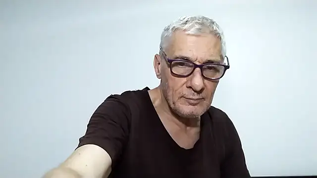 Snapshot of BIGUNCUTHARDCOCK chatting on March 1, 1:55 pm BIGUNCUTHARDCOCK online show from March 1, 1:55 pm