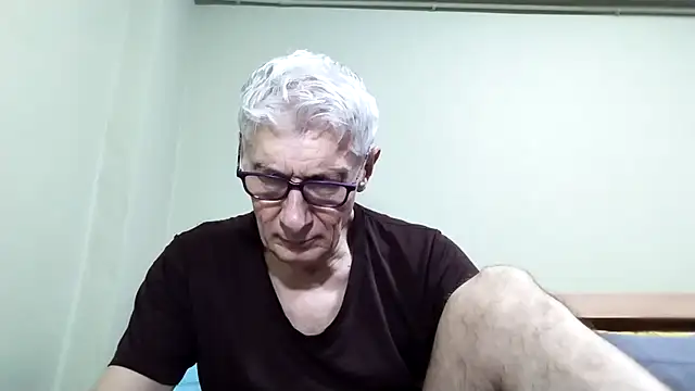 Snapshot of BIGUNCUTHARDCOCK chatting on November 3, 2:50 am BIGUNCUTHARDCOCK online show from November 3, 2:50 am