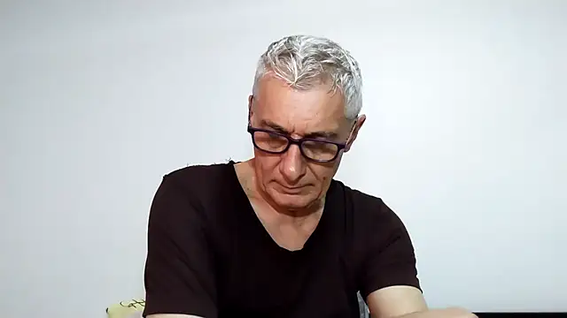 BIGUNCUTHARDCOCK online show from April 12, 1:53 am