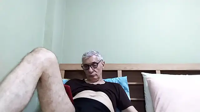 BIGUNCUTHARDCOCK online show from January 17, 2:15 am