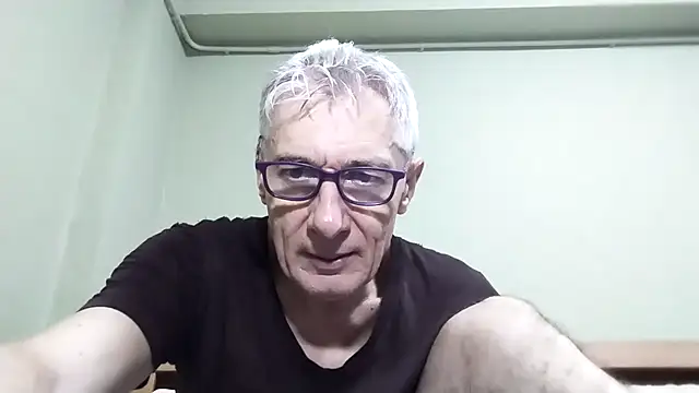 Snapshot of BIGUNCUTHARDCOCK chatting on October 17, 2:37 am BIGUNCUTHARDCOCK online show from October 17, 2:37 am