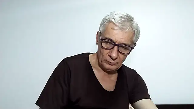 Snapshot of BIGUNCUTHARDCOCK chatting on February 25, 2:39 pm BIGUNCUTHARDCOCK online show from February 25, 2:39 pm