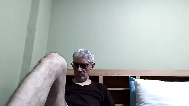 Snapshot of BIGUNCUTHARDCOCK chatting on November 9, 1:48 pm BIGUNCUTHARDCOCK online show from November 9, 1:48 pm