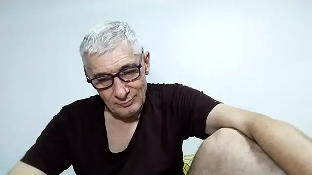 Snapshot of BIGUNCUTHARDCOCK chatting on February 28, 1:44 pm BIGUNCUTHARDCOCK online show from February 28, 1:44 pm