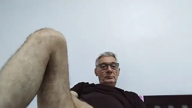 Snapshot of BIGUNCUTHARDCOCK chatting on June 11, 12:32 am BIGUNCUTHARDCOCK online show from June 11, 12:32 am