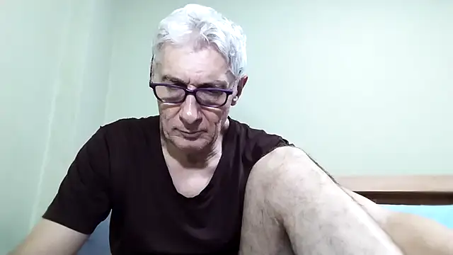 Snapshot of BIGUNCUTHARDCOCK chatting on November 6, 5:00 am BIGUNCUTHARDCOCK online show from November 6, 5:00 am