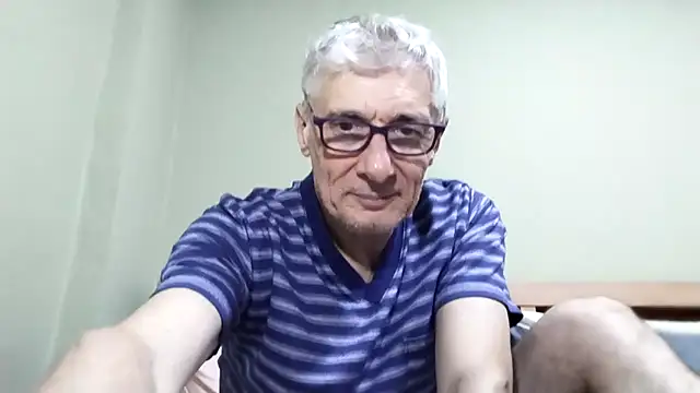 Snapshot of BIGUNCUTHARDCOCK chatting on October 26, 12:49 pm BIGUNCUTHARDCOCK online show from October 26, 12:49 pm