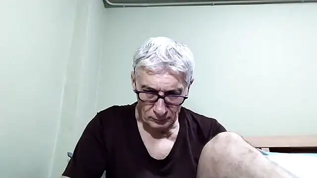 Snapshot of BIGUNCUTHARDCOCK chatting on November 8, 1:25 pm BIGUNCUTHARDCOCK online show from November 8, 1:25 pm