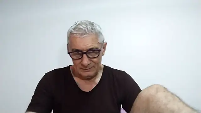 BIGUNCUTHARDCOCK online show from April 14, 1:32 am