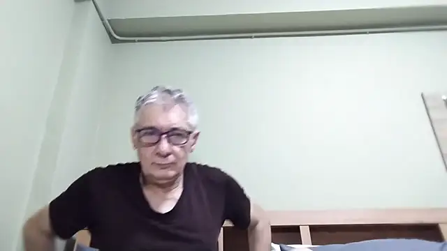 Snapshot of BIGUNCUTHARDCOCK chatting on October 10, 12:22 am BIGUNCUTHARDCOCK online show from October 10, 12:22 am