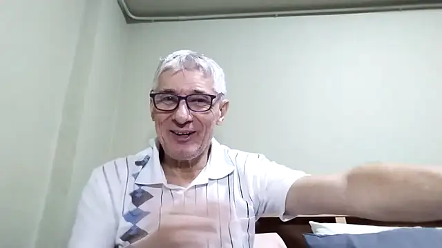 Snapshot of BIGUNCUTHARDCOCK chatting on October 14, 2:17 pm BIGUNCUTHARDCOCK online show from October 14, 2:17 pm