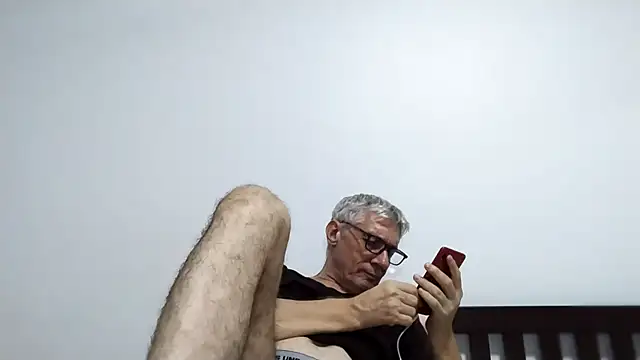 Snapshot of BIGUNCUTHARDCOCK chatting on February 24, 2:29 pm BIGUNCUTHARDCOCK online show from February 24, 2:29 pm