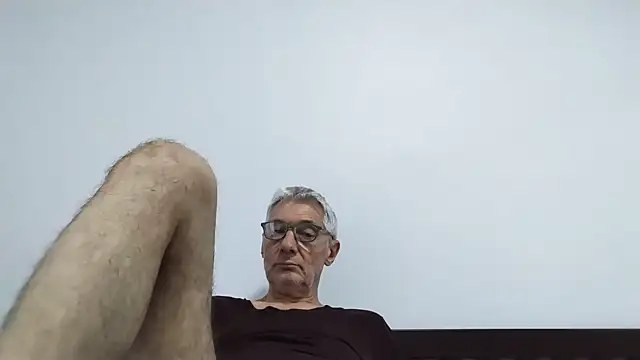 Snapshot of BIGUNCUTHARDCOCK chatting on June 22, 12:49 am BIGUNCUTHARDCOCK online show from June 22, 12:49 am