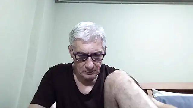 Snapshot of BIGUNCUTHARDCOCK chatting on October 31, 1:19 pm BIGUNCUTHARDCOCK online show from October 31, 1:19 pm