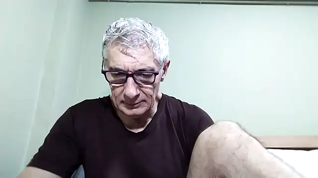 Snapshot of BIGUNCUTHARDCOCK chatting on November 21, 1:04 am BIGUNCUTHARDCOCK online show from November 21, 1:04 am