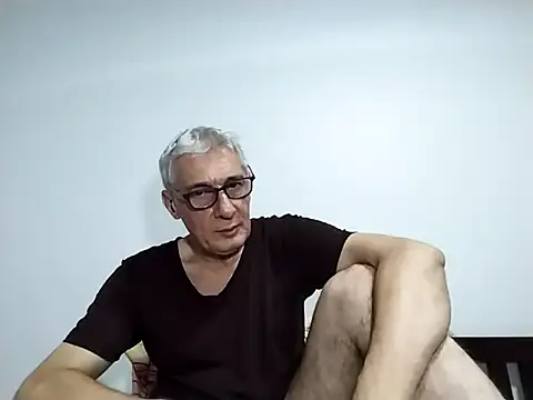 Snapshot of BIGUNCUTHARDCOCK chatting on February 5, 2:35 pm BIGUNCUTHARDCOCK online show from February 5, 2:35 pm