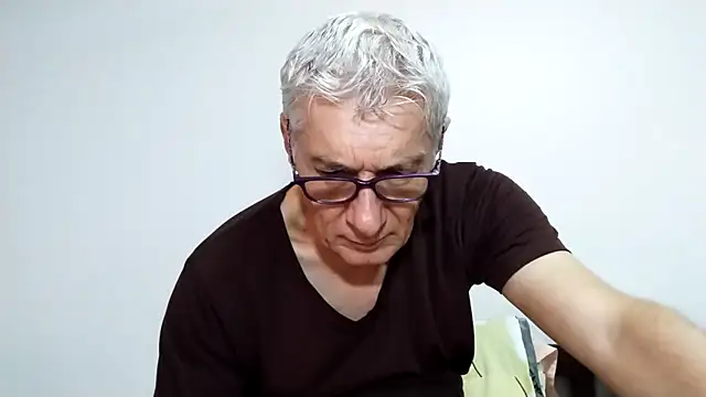 Snapshot of BIGUNCUTHARDCOCK chatting on February 19, 1:57 am BIGUNCUTHARDCOCK online show from February 19, 1:57 am