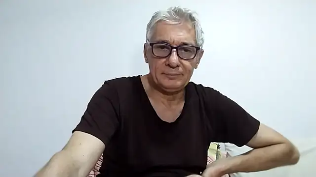 Snapshot of BIGUNCUTHARDCOCK chatting on February 24, 2:23 am BIGUNCUTHARDCOCK online show from February 24, 2:23 am