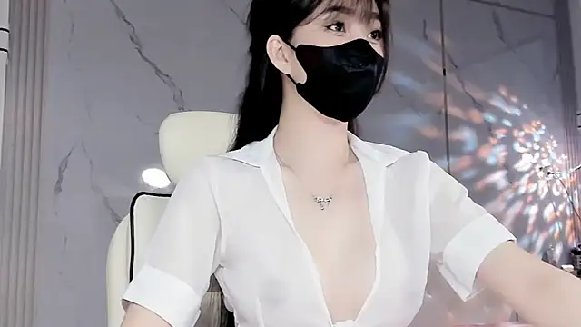 Snapshot of Luli-bae chatting on March 13, 2:16 am Luli-bae online show from March 13, 2:16 am