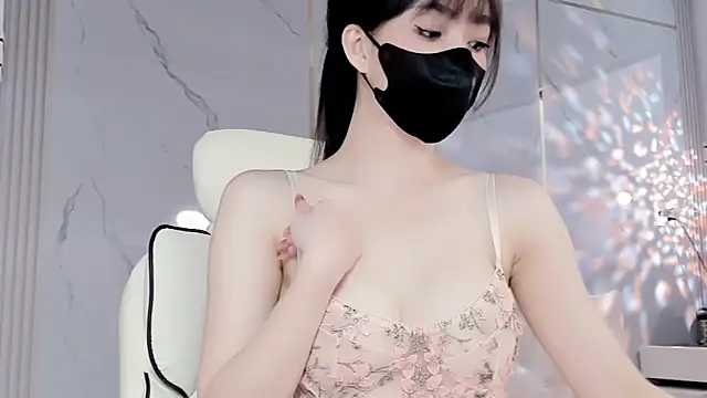 Snapshot of Luli-bae chatting on February 7, 3:23 am Luli-bae online show from February 7, 3:23 am