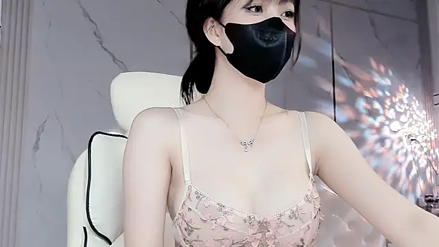 Snapshot of Luli-bae chatting on March 18, 2:29 am Luli-bae online show from March 18, 2:29 am