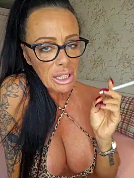 Misses-Cougar online show from April 23, 8:10 am