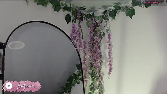 Snapshot of loIijanne chatting on September 21, 4:28 am loIijanne online show from September 21, 4:28 am