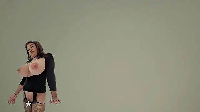 Snapshot of bigjuicybutt chatting on March 2, 12:47 pm bigjuicybutt online show from March 2, 12:47 pm