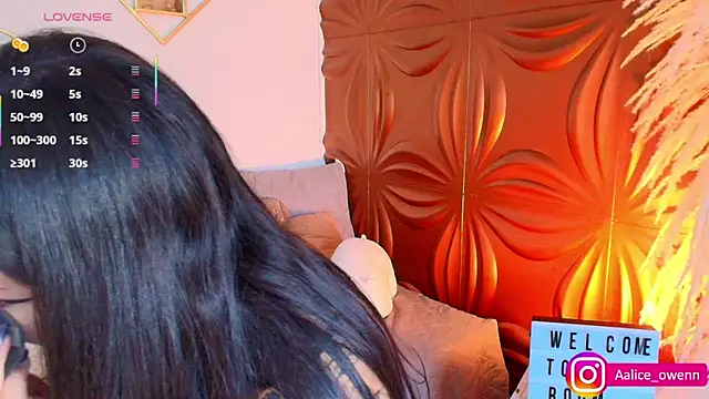 Aliceowenn online show from October 1, 9:07 pm