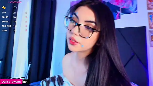 Aliceowenn online show from November 11, 9:09 pm