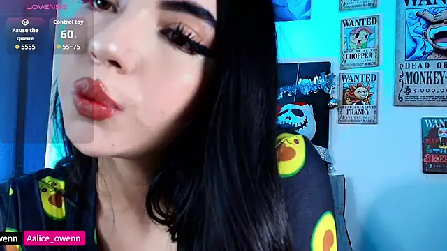 Aliceowenn online show from December 17, 9:09 pm