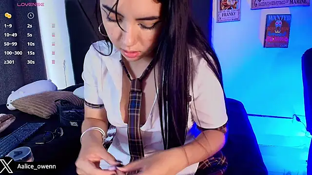 Aliceowenn online show from November 15, 7:07 pm