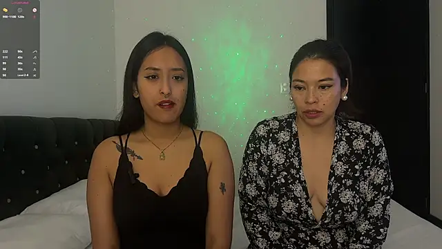 Snapshot of 2SummerLove1 chatting on March 19, 3:40 pm 2SummerLove1 online show from March 19, 3:40 pm