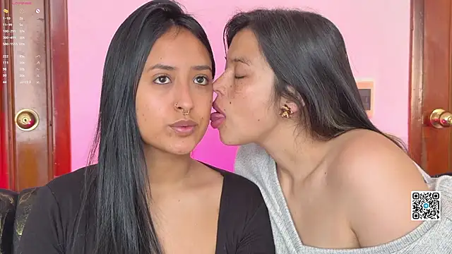 2SummerLove1 online show from March 20, 8:10 pm