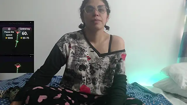Snapshot of Anne_purple chatting on January 23, 4:26 pm Anne purple online show from January 23, 4:26 pm