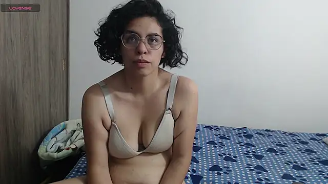 Snapshot of Anne_purple chatting on February 11, 7:05 pm Anne purple online show from February 11, 7:05 pm