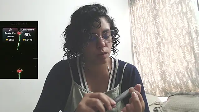 Snapshot of Anne_purple chatting on September 15, 3:23 pm Anne purple online show from September 15, 3:23 pm