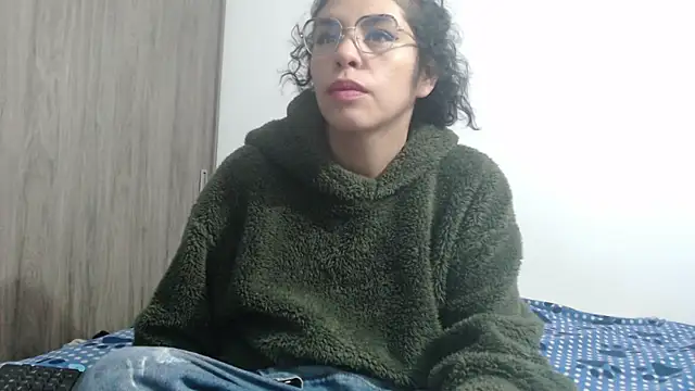 Snapshot of Anne_purple chatting on January 24, 4:06 pm Anne purple online show from January 24, 4:06 pm