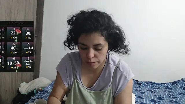 Snapshot of Anne_purple chatting on February 12, 3:27 pm Anne purple online show from February 12, 3:27 pm
