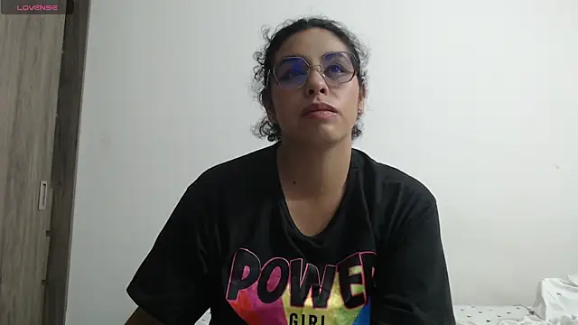 Snapshot of Anne_purple chatting on October 1, 4:22 pm Anne purple online show from October 1, 4:22 pm