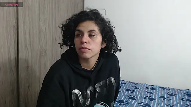 Snapshot of Anne_purple chatting on February 11, 4:02 pm Anne purple online show from February 11, 4:02 pm