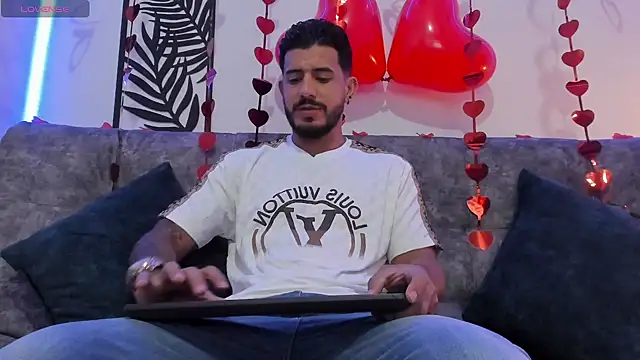 Snapshot of Bruno_Mattos chatting on February 14, 11:09 pm Bruno Mattos online show from February 14, 11:09 pm