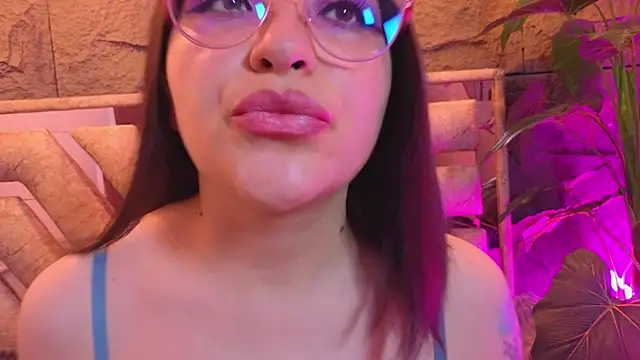 phoenixxxx777 online show from July 15, 1:29 pm