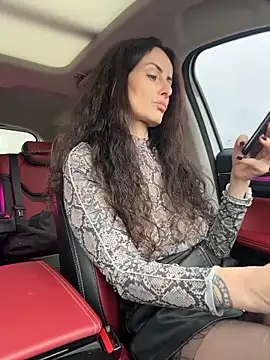 Snapshot of _AHHA_ chatting on October 27, 9:21 am AHHA online show from October 27, 9:21 am