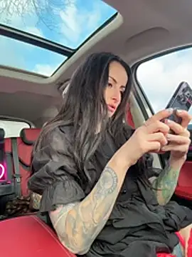 Snapshot of _AHHA_ chatting on December 14, 10:43 am AHHA online show from December 14, 10:43 am