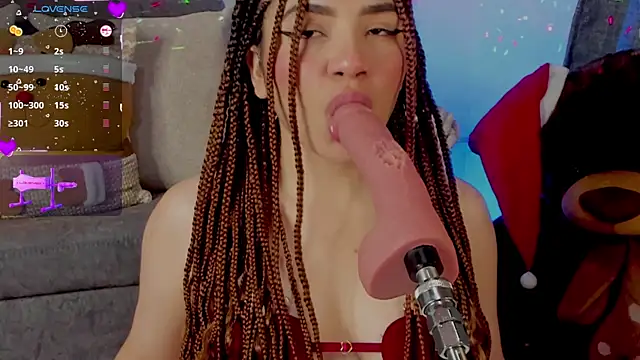 Snapshot of Queen_Deepthroat chatting on December 24, 12:44 am Queen Deepthroat online show from December 24, 12:44 am