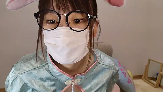 Snapshot of hi---chan- chatting on January 29, 3:37 pm hi---chan- online show from January 29, 3:37 pm