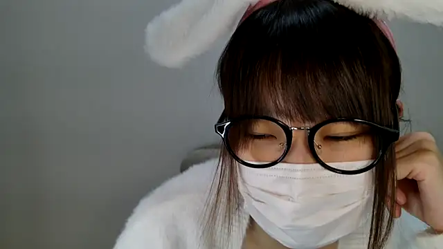 Snapshot of hi---chan- chatting on February 3, 8:13 pm hi---chan- online show from February 3, 8:13 pm